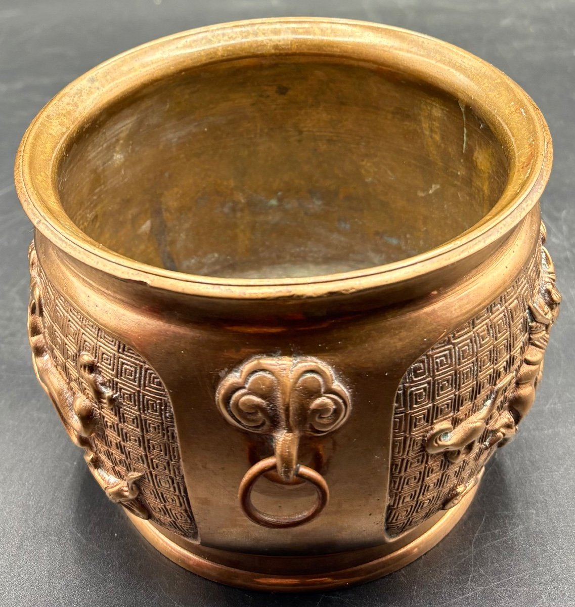 Petit Cache Pot Porte Encens En Bronze Fondu à Patine Mort Doré Chinois Des Années 1900-photo-2