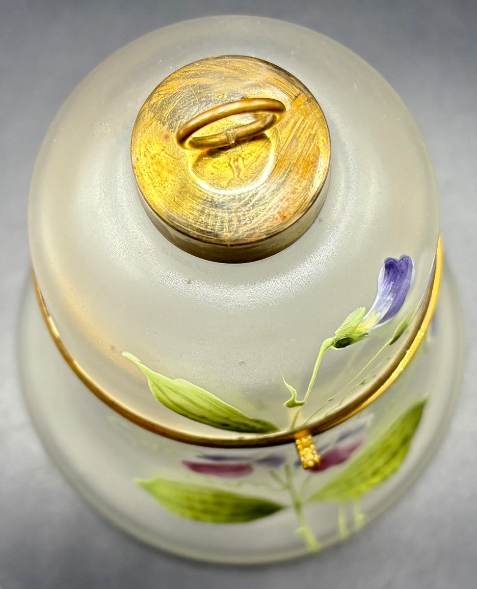 1900s French Enameled Blown Glass Box-photo-4