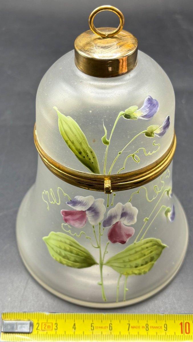 1900s French Enameled Blown Glass Box-photo-6