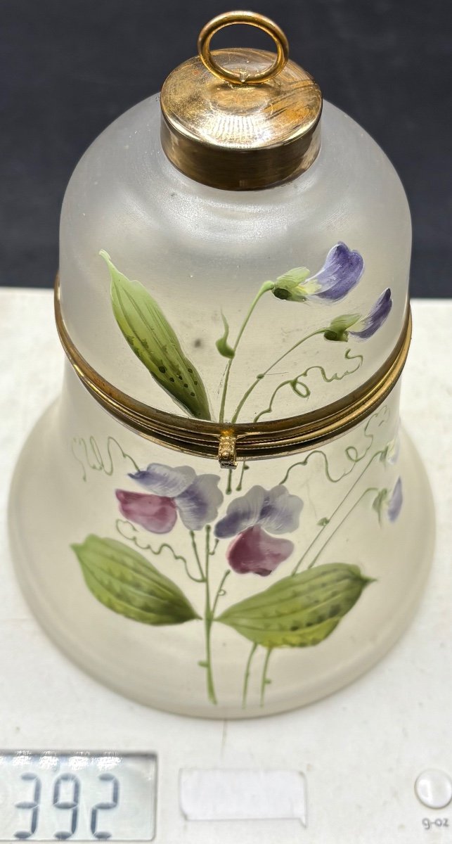 1900s French Enameled Blown Glass Box-photo-7