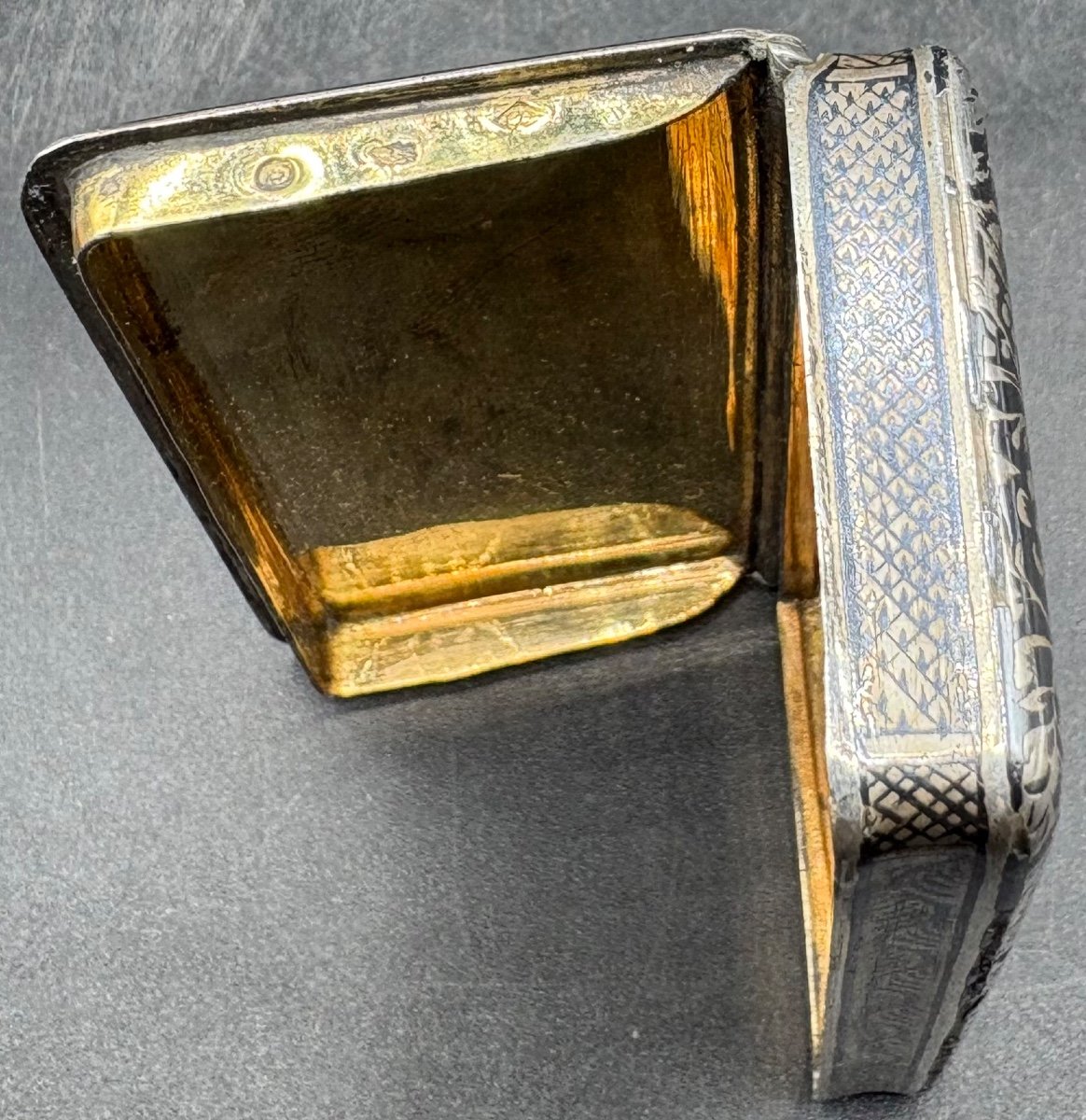 Snuff Box In Solid Silver Nieillé Vermeil From The Early 19th Century Paris-photo-5