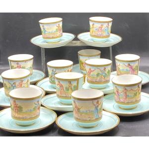 Série De Douze Tasses Et Sous-tasses En Porcelaine Des Années 1940 D’esprit Sèvres Par Grisard