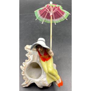 Une Baigneuse En Porcelaine émaillée Peinte Des Années 1920/30 Allemande