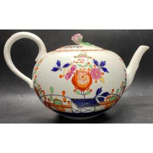 Saxon Porcelain Teapot, Late 18th Century 