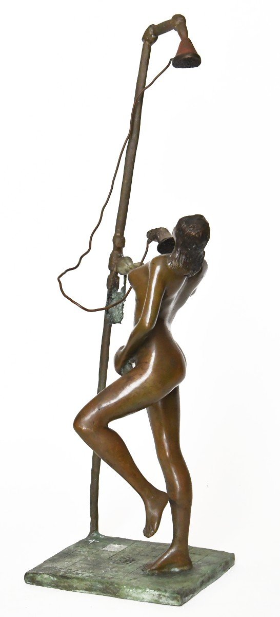 Sculpture en bronze représentant femme nue sous la douche  -photo-4