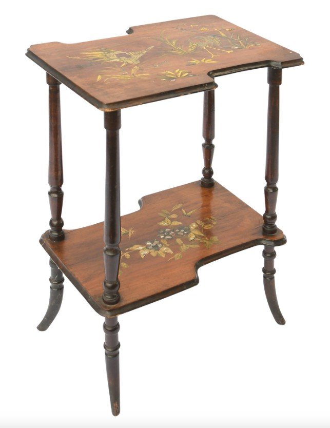 Table d'appoint japonisante à deux plateaux  Vers 1900  