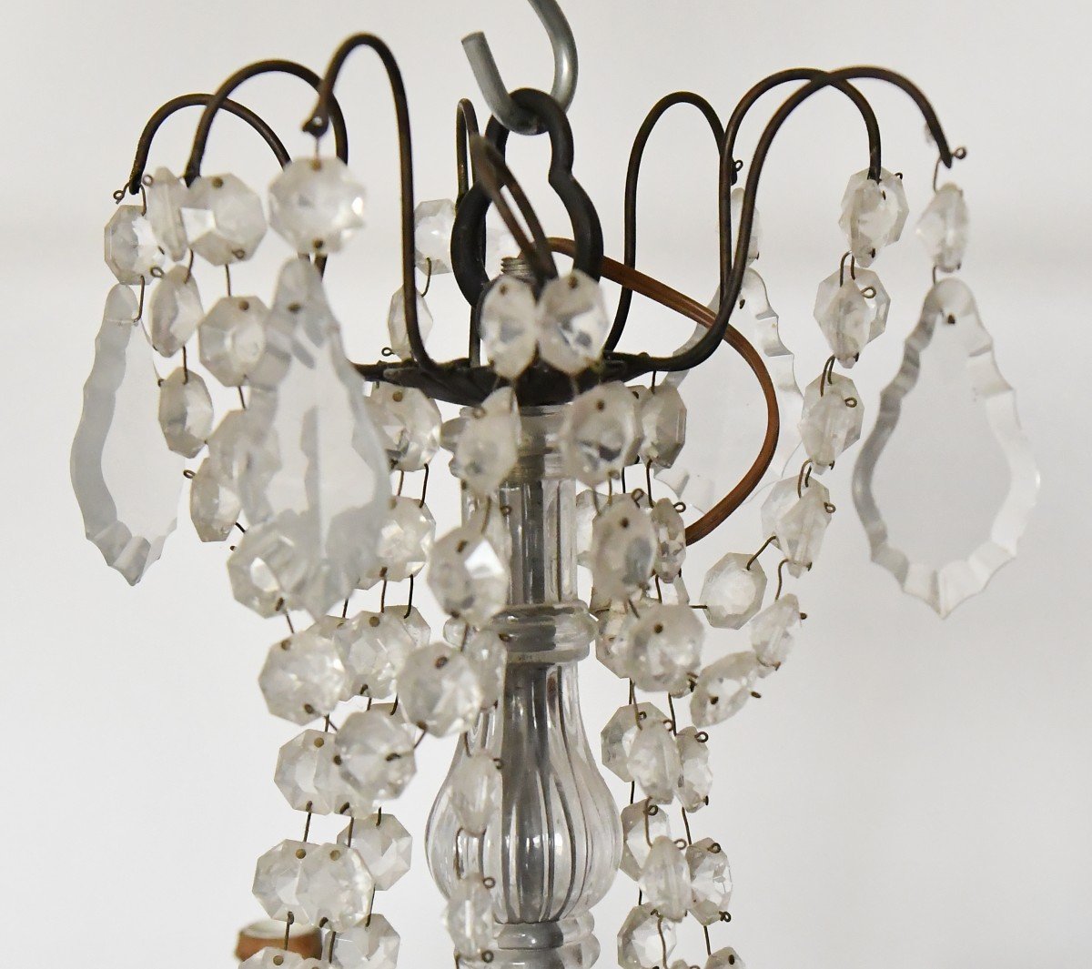 Eight-light Chandelier Decorated With Glass Pendants And Tassels-photo-2