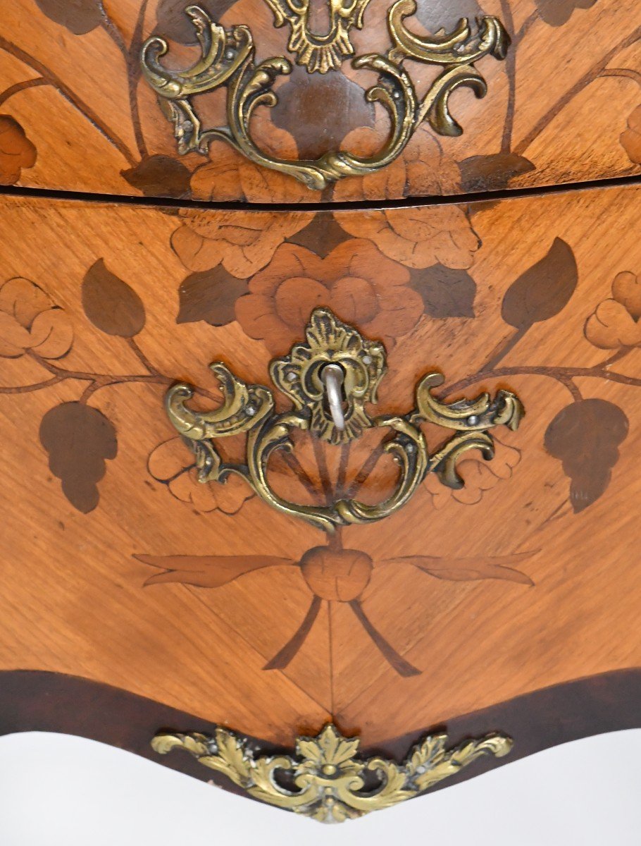 Commode sauteuse à façade galbée de style Louis XV-photo-3