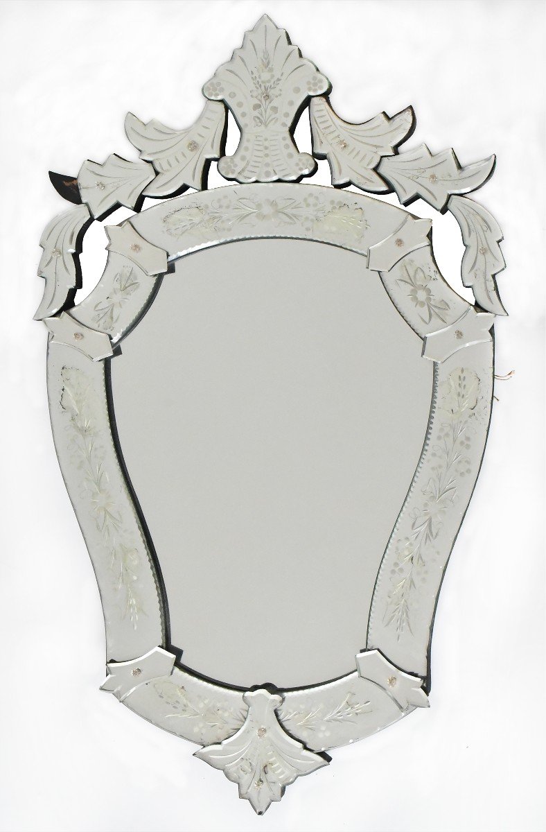 Oval Mirror Called Venice 