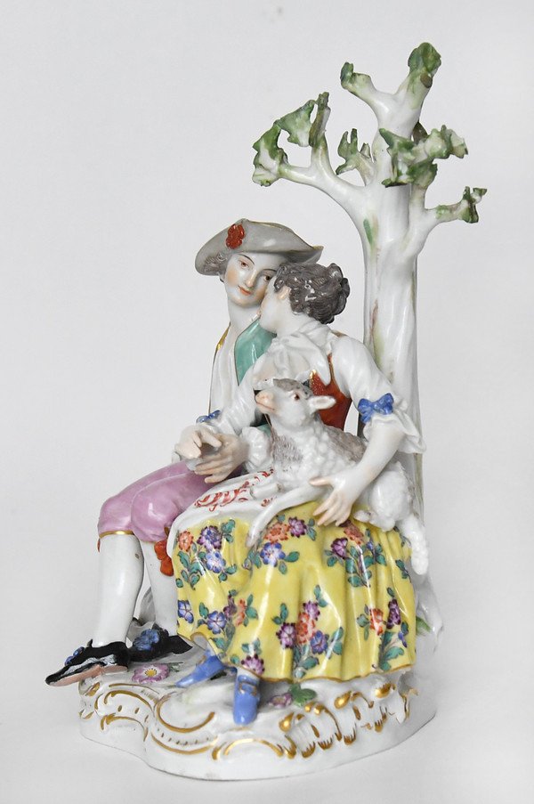 Meissen Porcelain Group Representing A Loving Couple Under A Tree, Model D19-photo-3