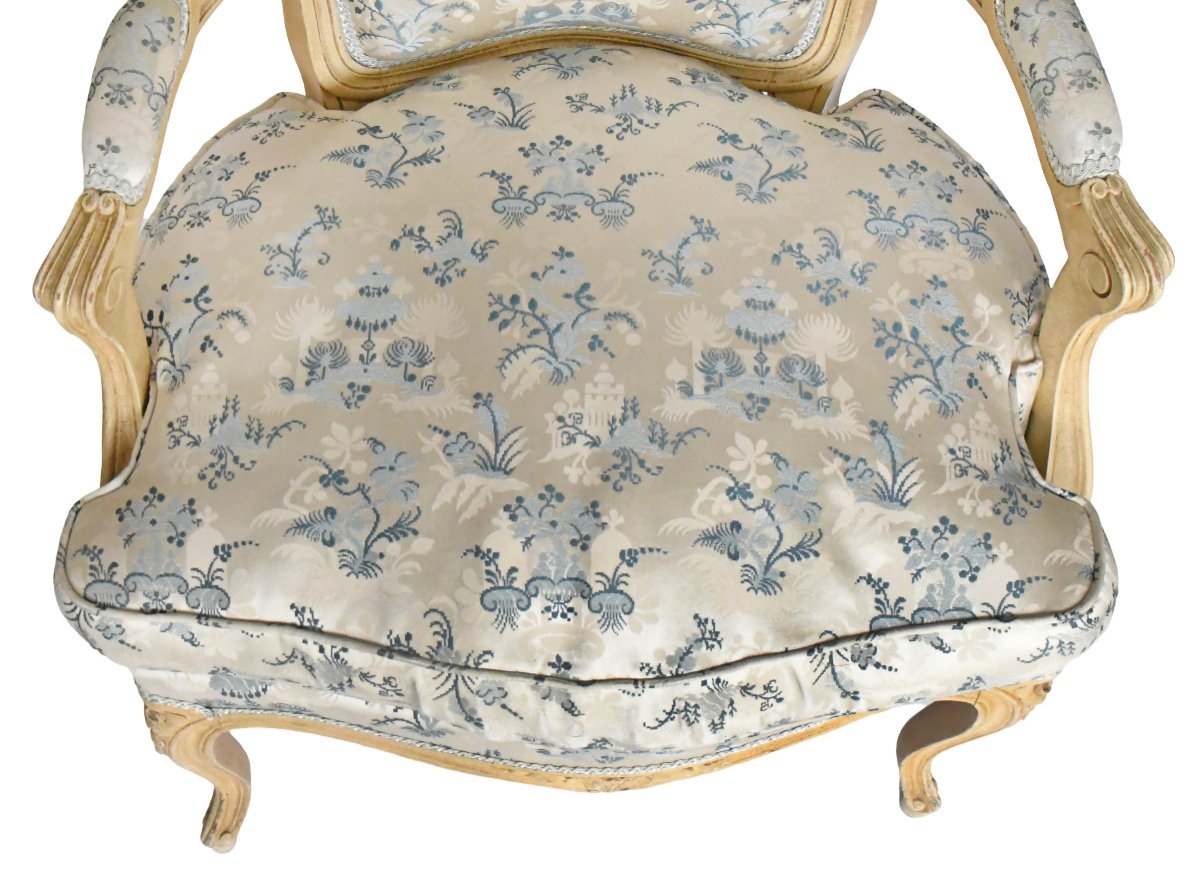 Set Of 4 Louis XV Style Cabriolet Armchairs In Cream Lacquered Wood And Silk Upholstery-photo-2