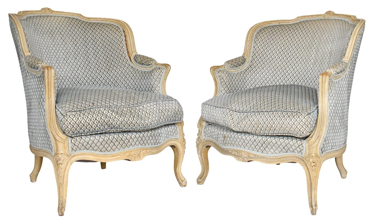 Paire de fauteuils bergères de style Louis XV