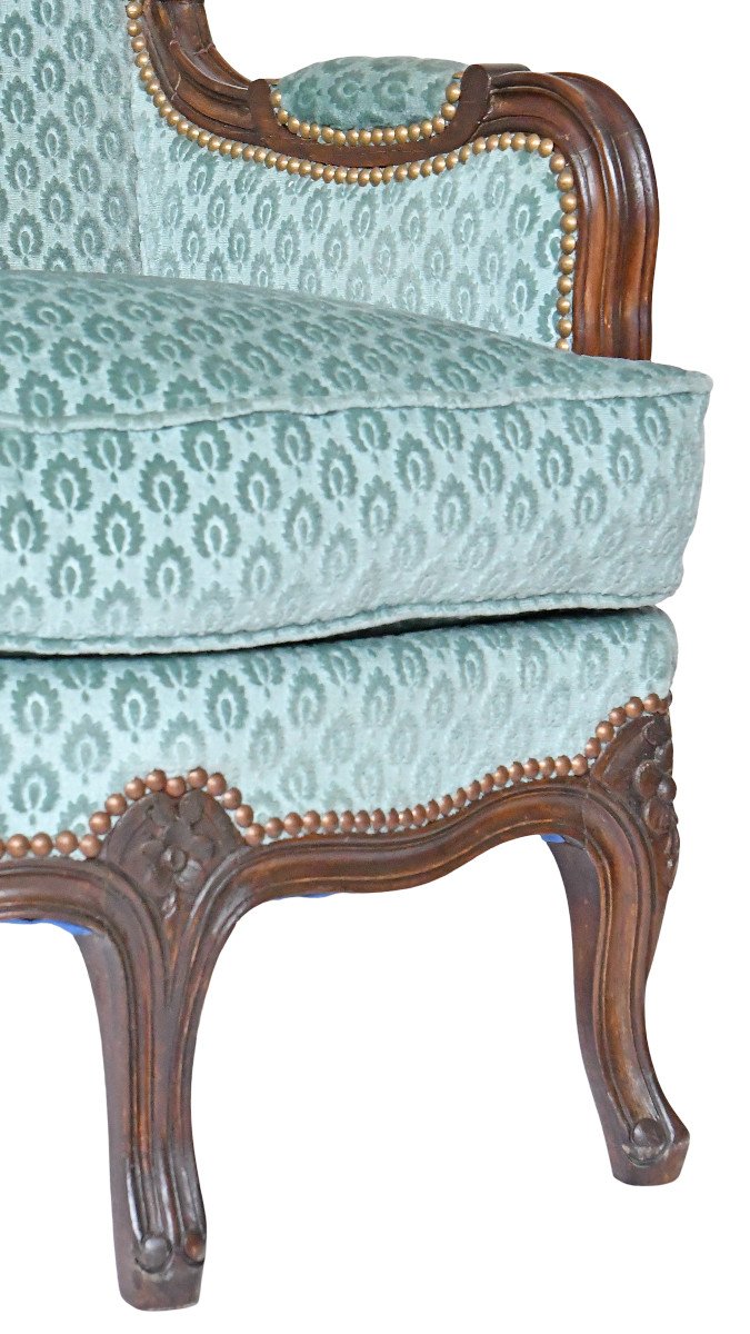 Paire de fauteuils bergères à oreilles de style Louis XV à cinq pieds-photo-3