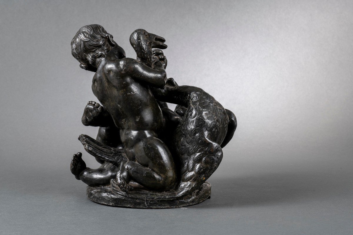 Group Of Putti Fighting A Swan In Patinated Lead Attributed To Barthelemy Guibal (1699-1757)-photo-3