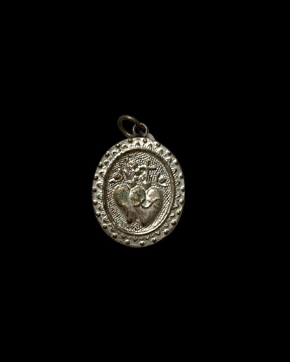 Reliquary Medallion -photo-2