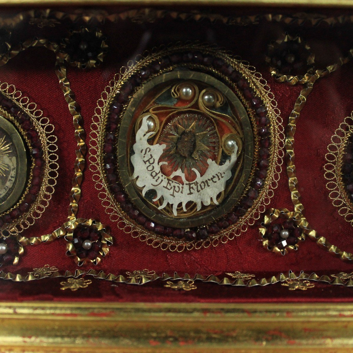Reliquary Cabinet 7 Relics: Virgin Mary, St Thomas Ap, St Anne & More…-photo-3
