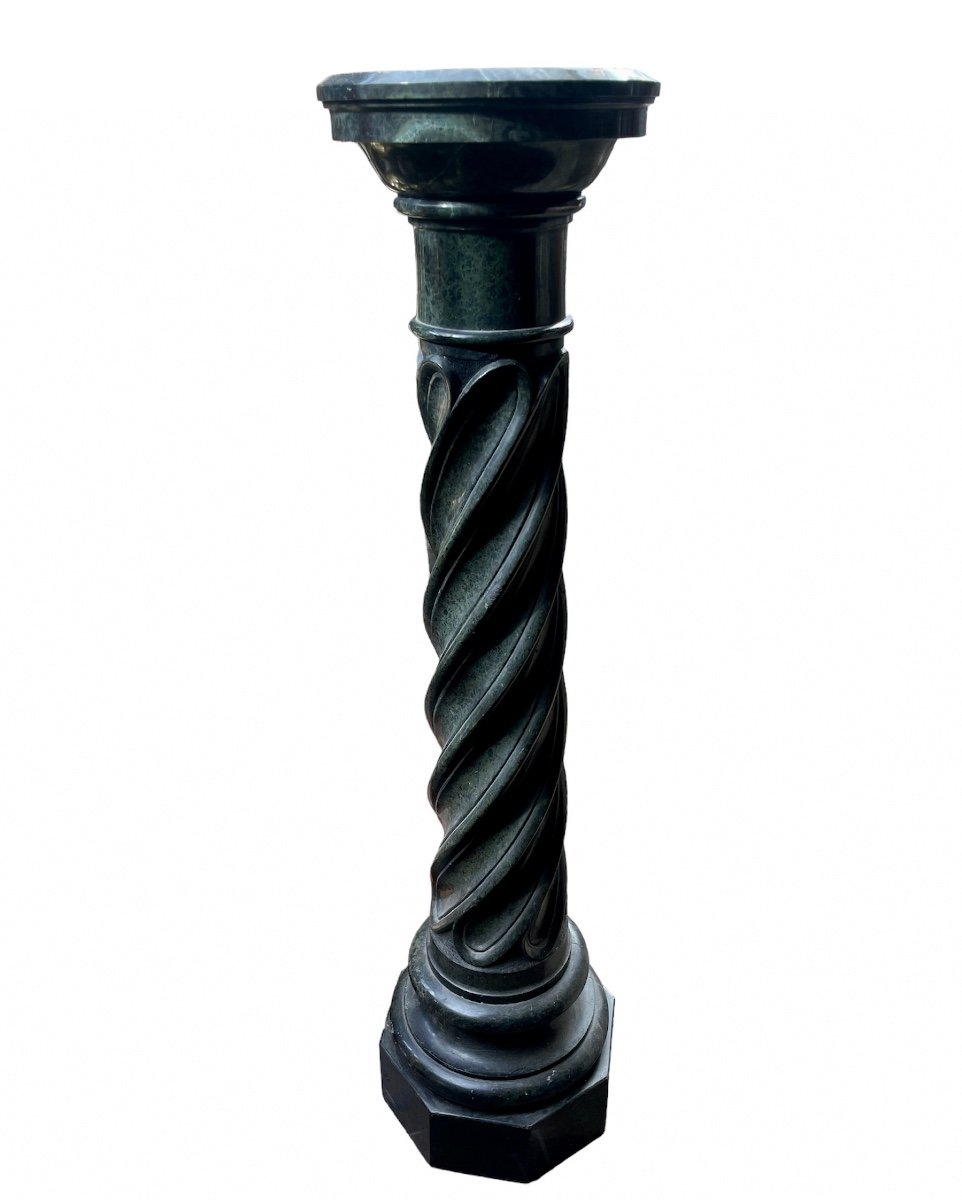 Serpentine Column.