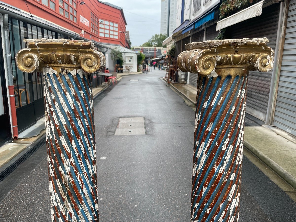 Paire De Colonnes Du XVIIIème Siècle En Bois Sculpté Et Doré à Rechampi Bleu. -photo-1