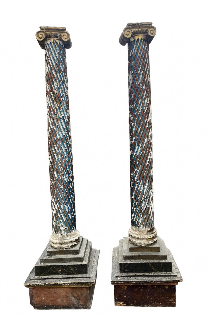 Paire De Colonnes Du XVIIIème Siècle En Bois Sculpté Et Doré à Rechampi Bleu. 