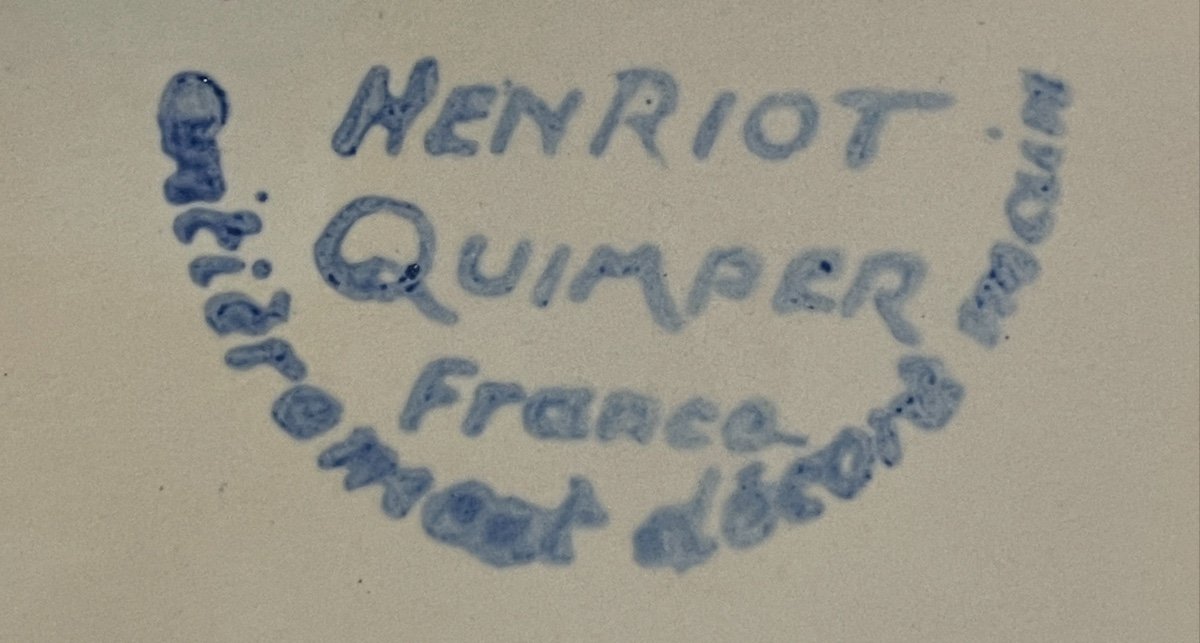 Henriot Quimper - Importante Partie De Service En Faïence à Décor De Bretons, 184 Pièces. -photo-4