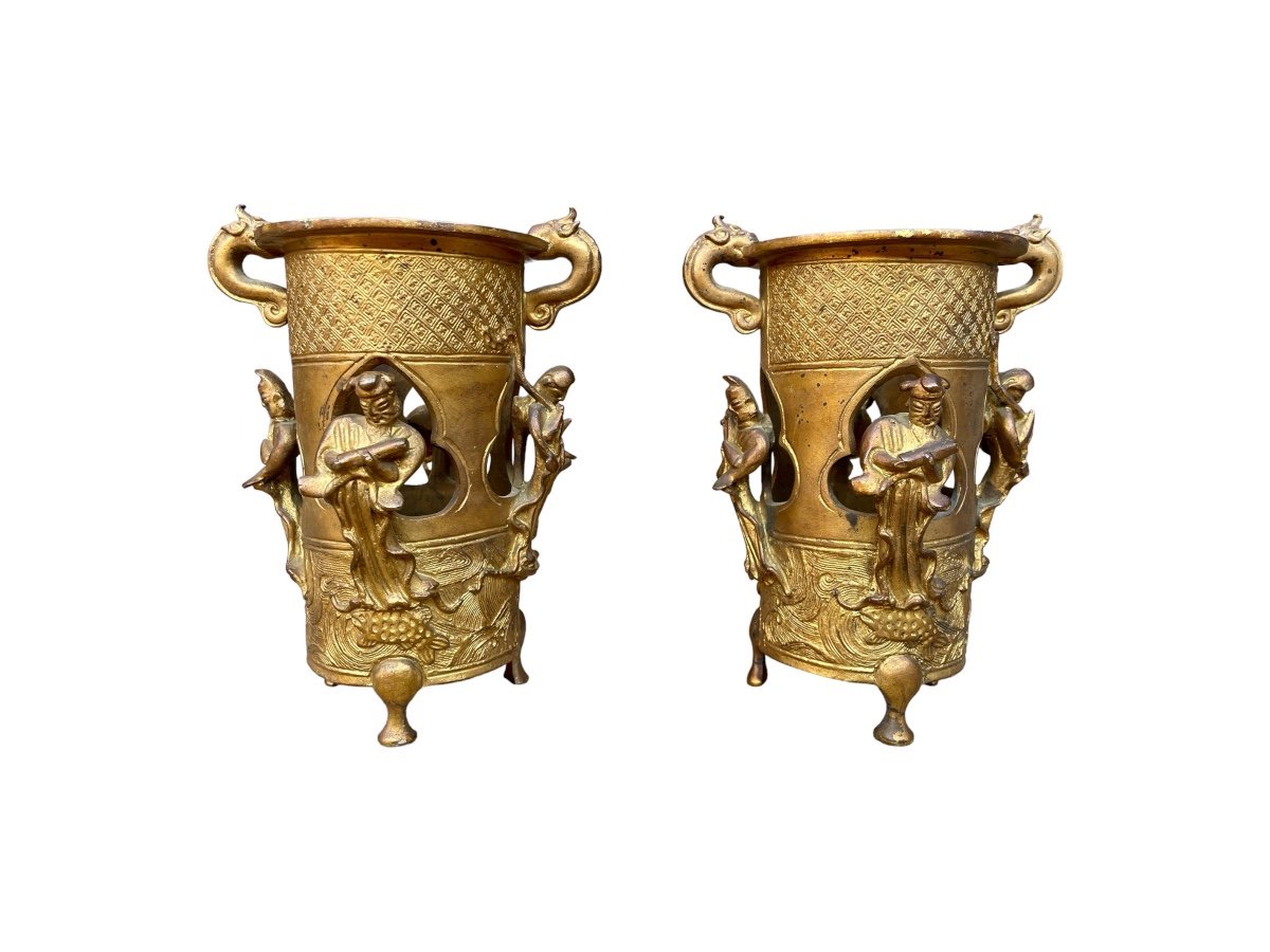 Maison Marnyhac - Pair Of Tripod Ornamental Vases With Sinic Decor.