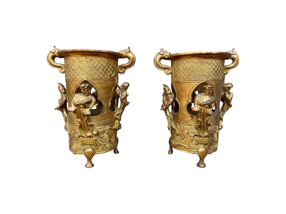 Maison Marnyhac - Paire De Vases d'Ornement Tripodes à Décor Sinisant. 