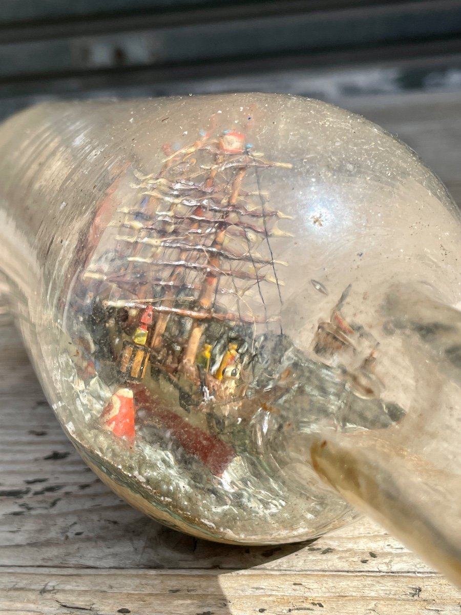 Diorama In Bottle Figuring Two Sailboats - Signed Théodore Everaer In Dunkerque And Dated 1900. -photo-6