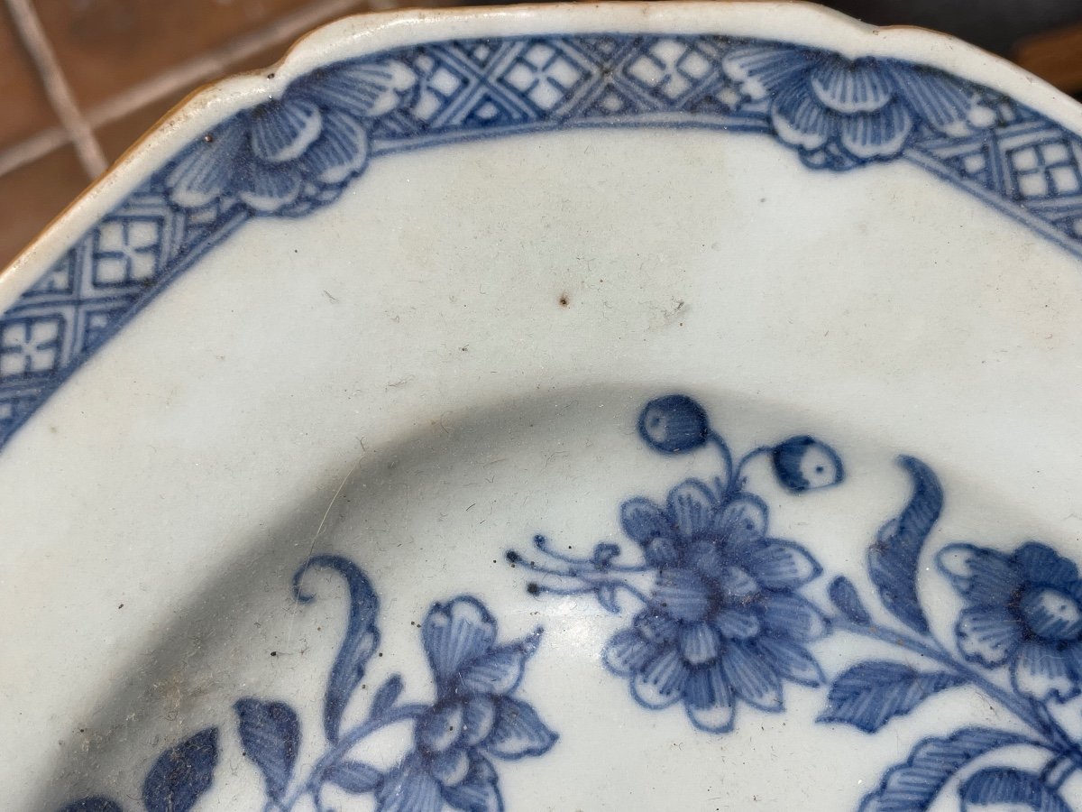 China - Octagonal Porcelain Dish - 19th Century. -photo-3