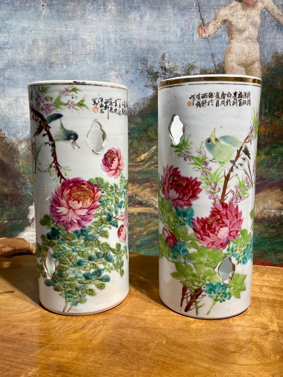 Chine - Paire De Vases Rouleaux En Porcelaine Figurant Des Oiseaux Branchés - Haut. : 28 Cm. -photo-2