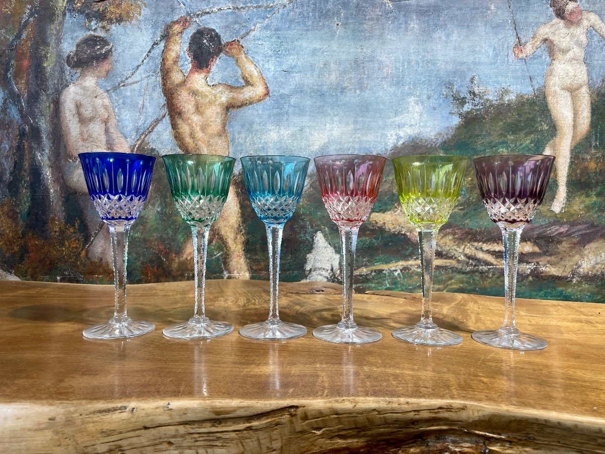 Suite De Six Verres à Vin En Cristal Coloré Taillé - Haut. : 20 Cm. -photo-2