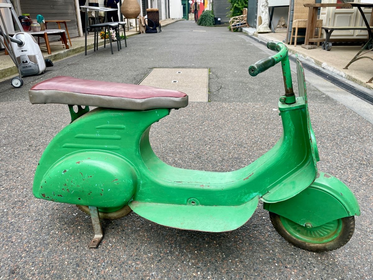 Polychrome Sheet Metal Vespa Scooter From Manègle, 1960s. -photo-2