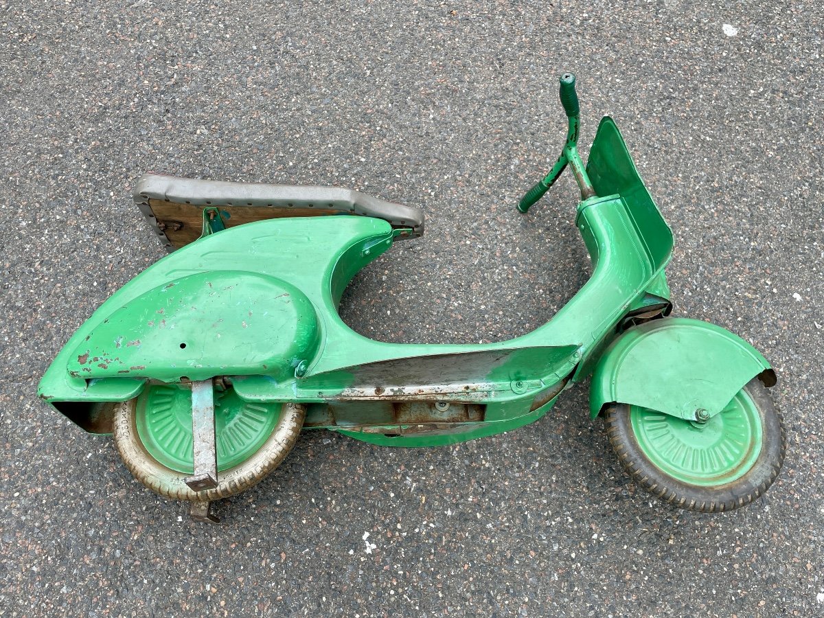 Polychrome Sheet Metal Vespa Scooter From Manègle, 1960s. -photo-1