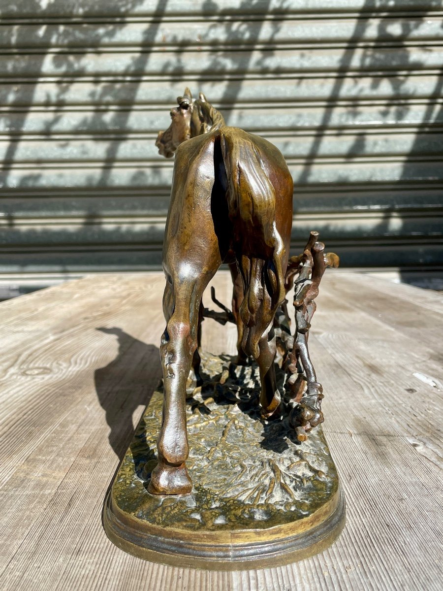 Pierre Jules Mène - Bronze Horse At The Barrier - Width: 36 Cm. -photo-1