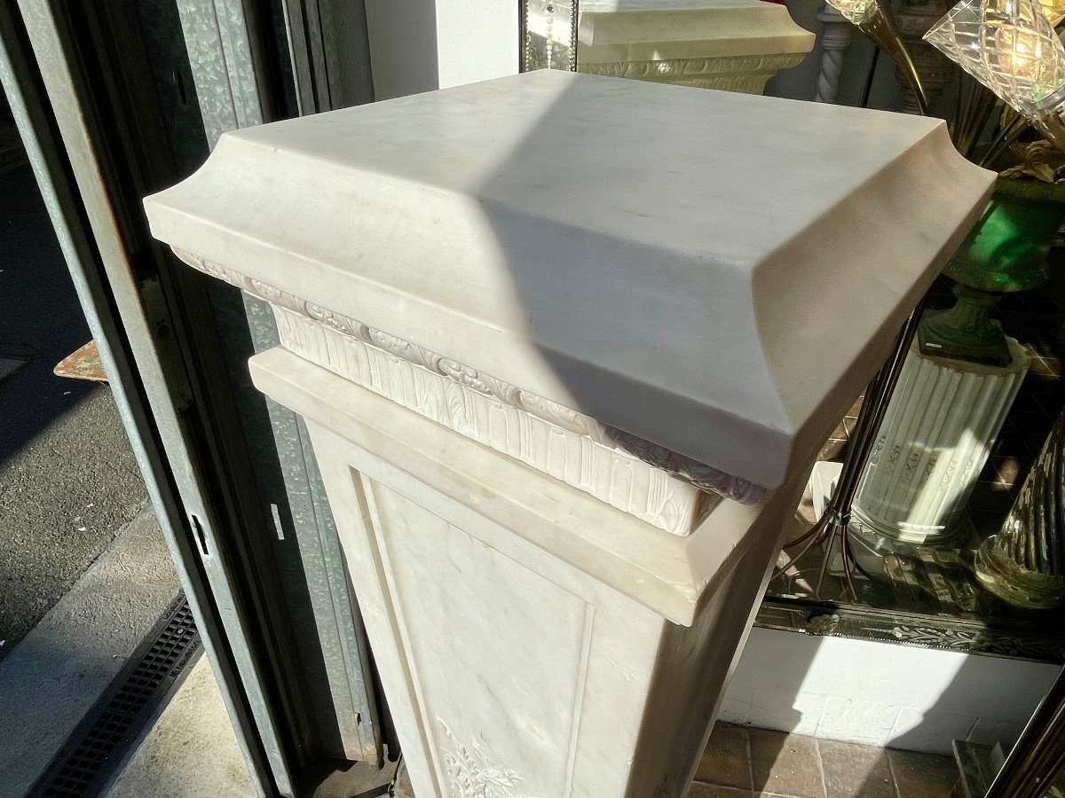 Important Stand, Column, In Finely Carved Carrara Marble - Height: 142 Cm. -photo-3