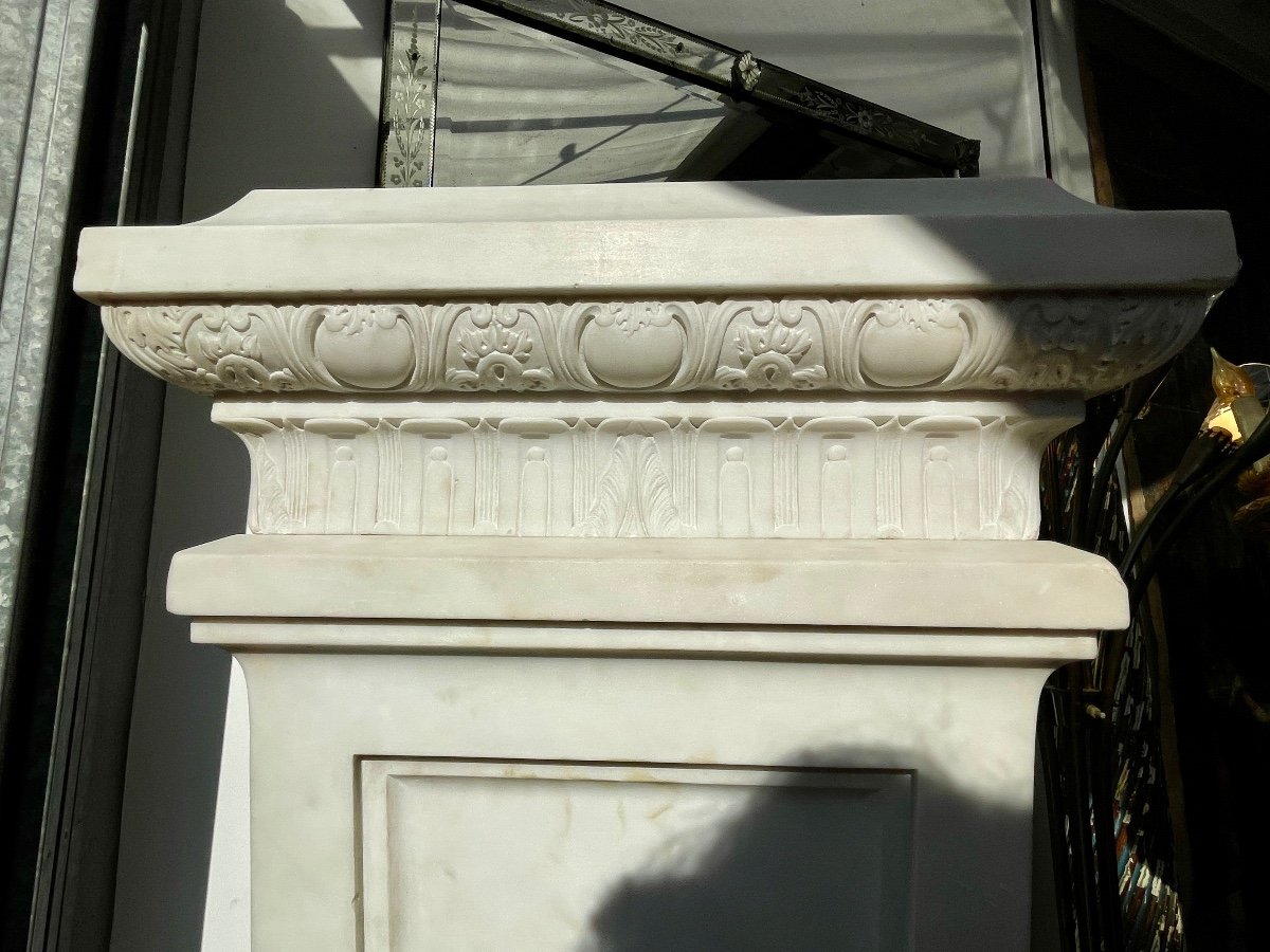 Important Stand, Column, In Finely Carved Carrara Marble - Height: 142 Cm. -photo-4