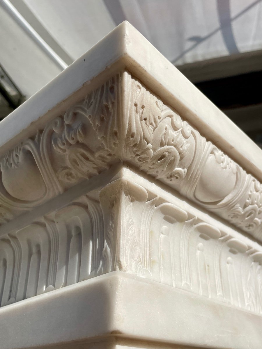 Important Stand, Column, In Finely Carved Carrara Marble - Height: 142 Cm. -photo-5