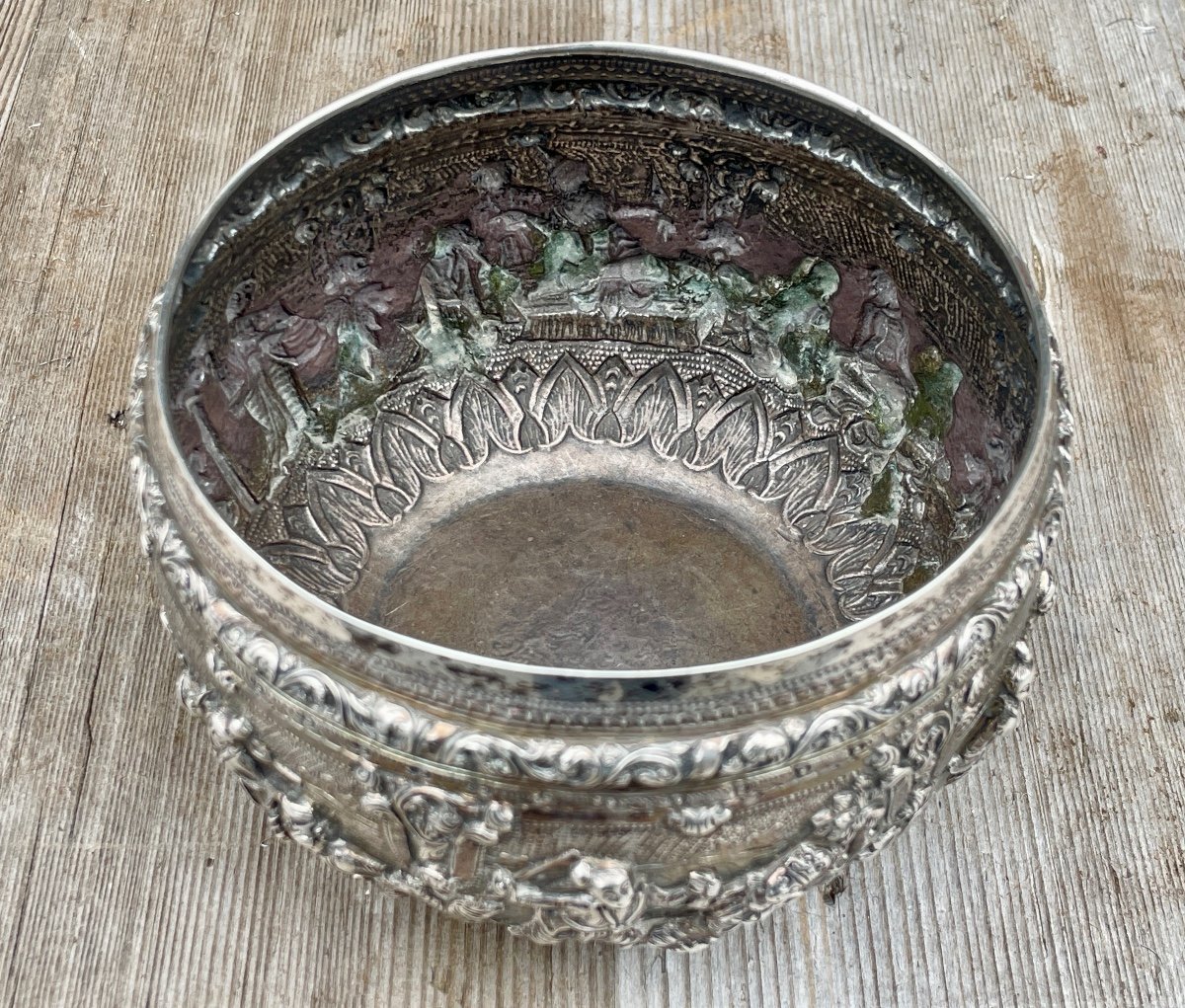 Solid Silver Thabiek Bowl Decorated With Scenes From The Ramayana - Burma, 19th Century. -photo-2