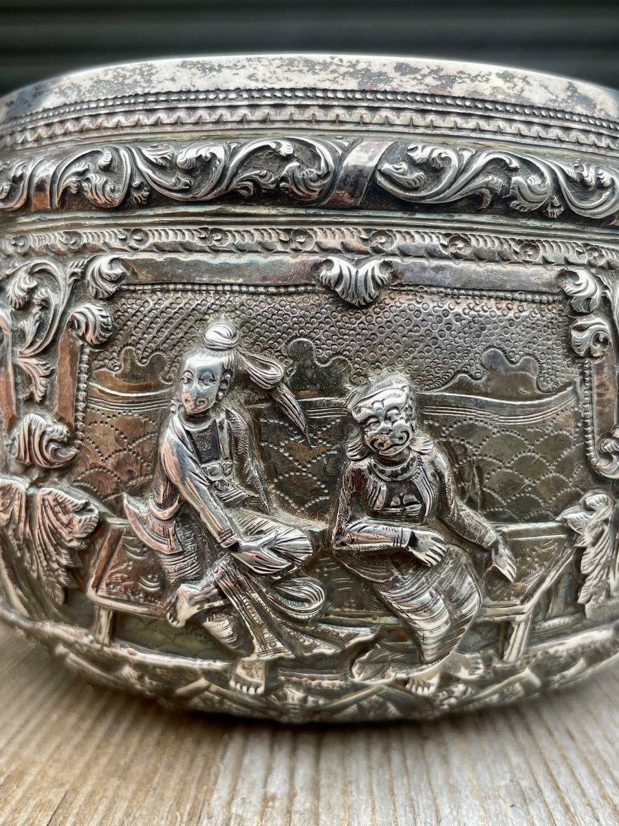 Solid Silver Thabiek Bowl Decorated With Scenes From The Ramayana - Burma, 19th Century. -photo-4