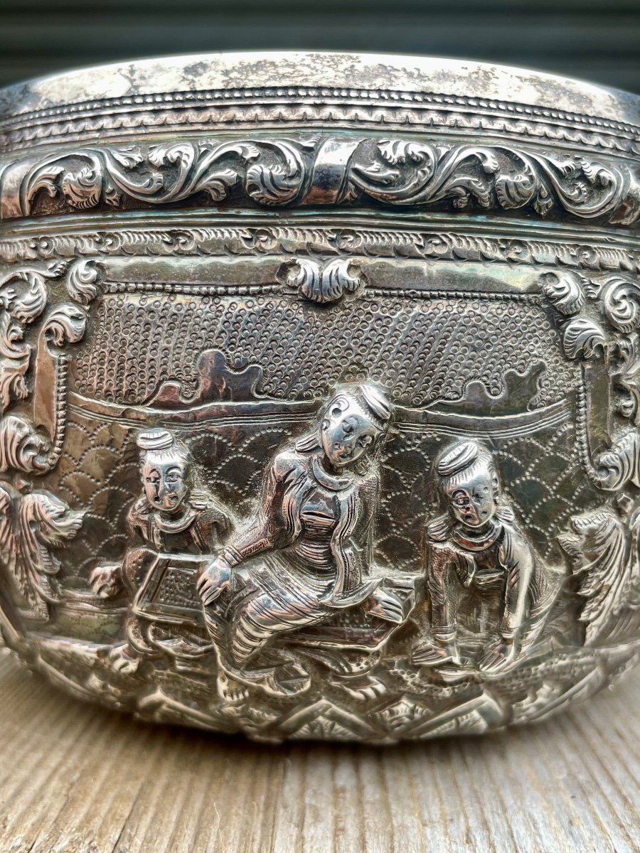 Solid Silver Thabiek Bowl Decorated With Scenes From The Ramayana - Burma, 19th Century. -photo-1