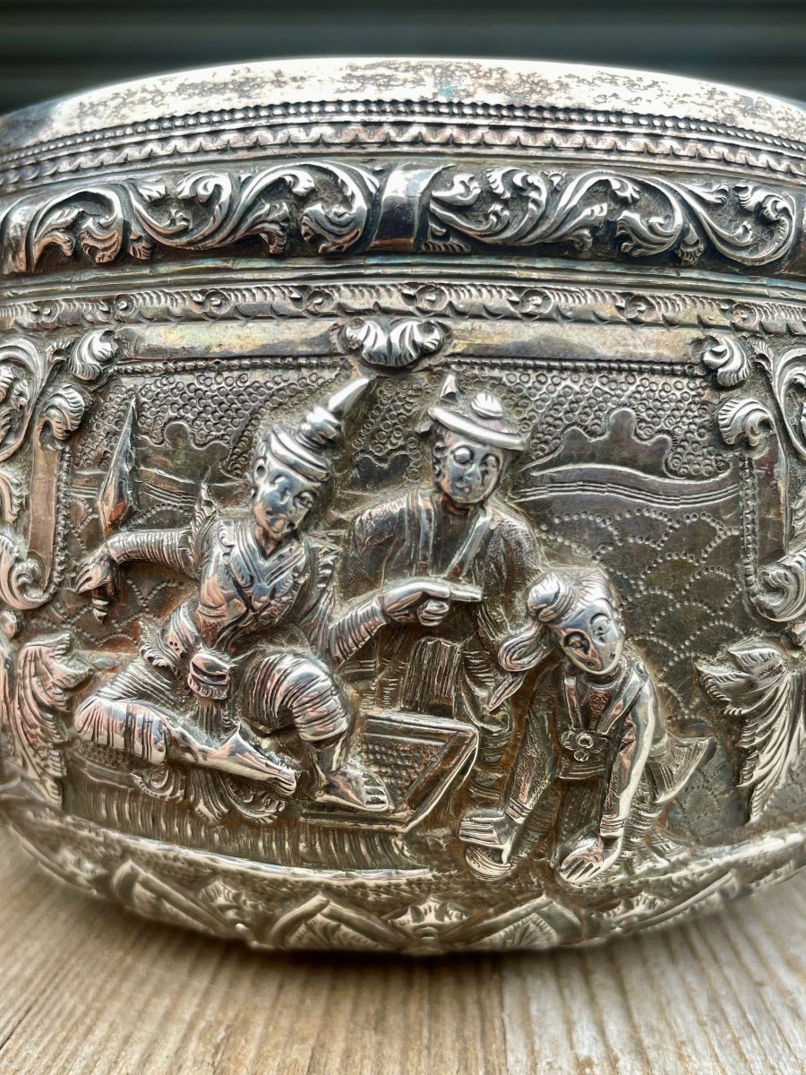 Solid Silver Thabiek Bowl Decorated With Scenes From The Ramayana - Burma, 19th Century. -photo-2