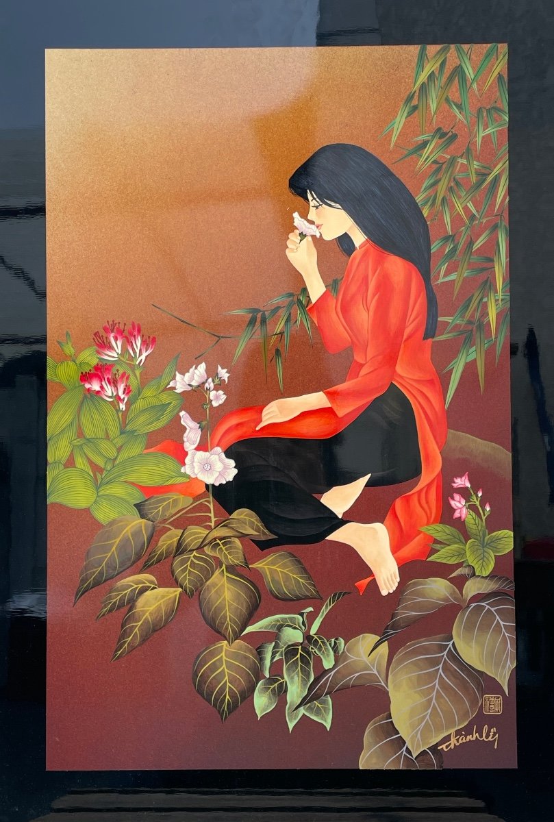 Thanh Ley 款 三鱼漆屏, Young Woman Smelling The Fragrance Of A Flower, Lacquer On Panel. 