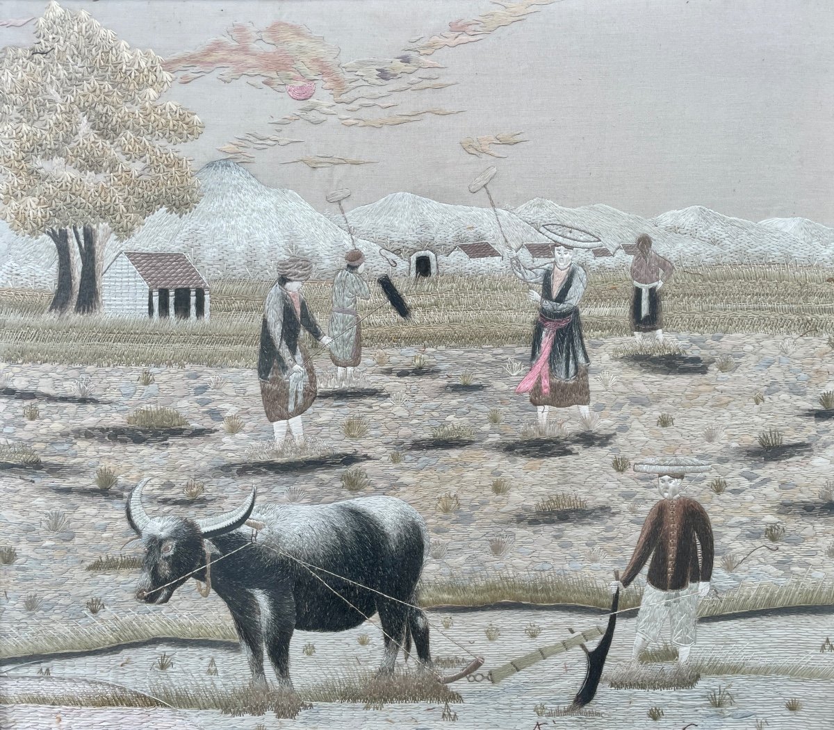 Indochina, Vietnam (20th Century) - Work In The Rice Fields - Needlework On Silk - L. 64 Cm.