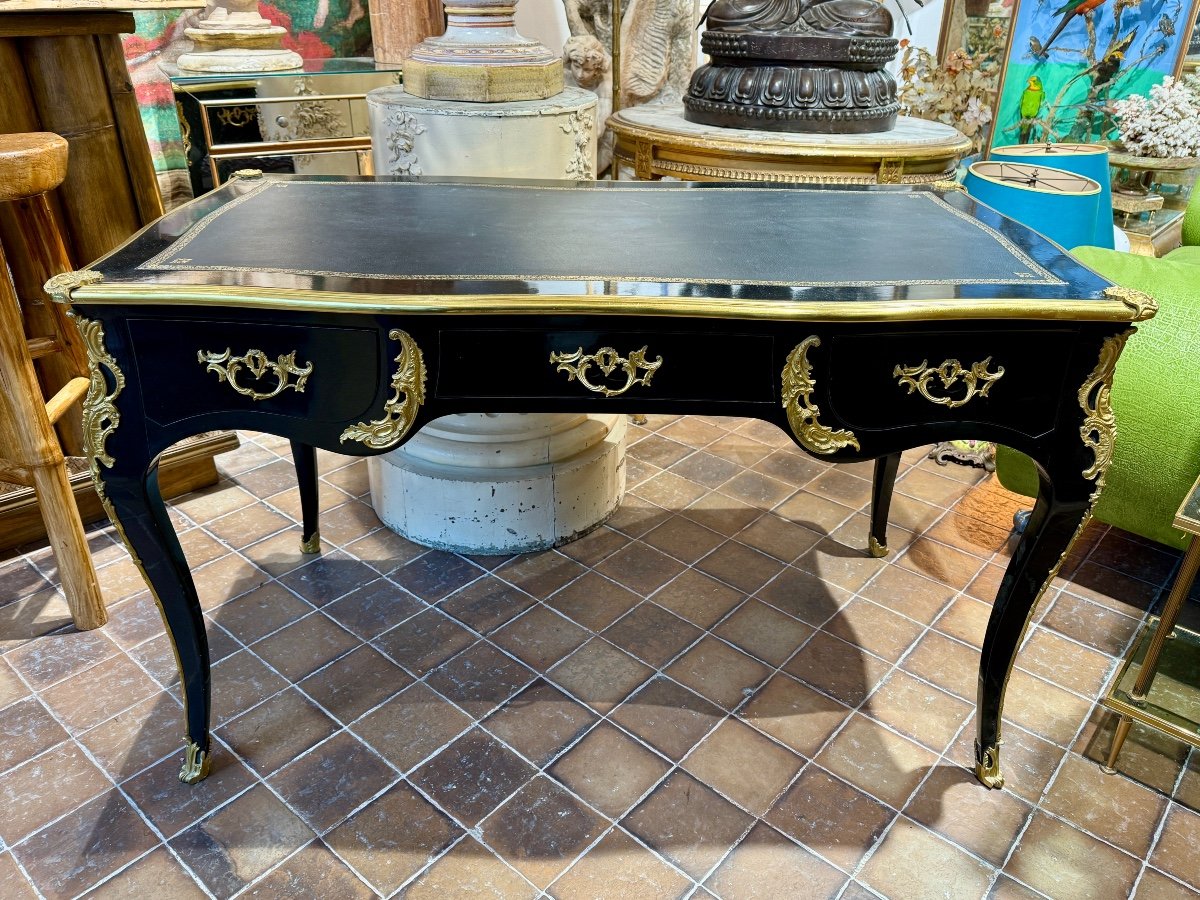 Important Louis XV Style Black Lacquered Wood Flat Desk - Width: 127 Cm. -photo-3