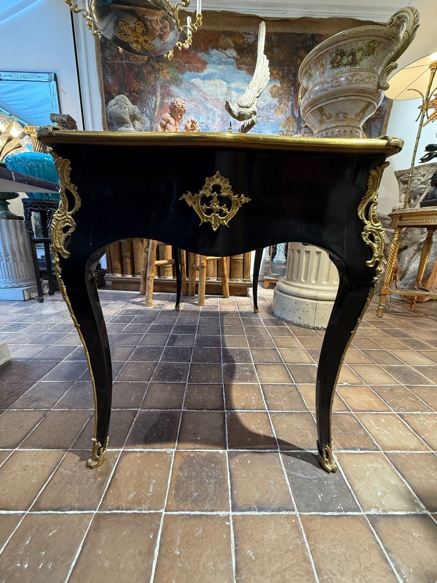 Important Louis XV Style Black Lacquered Wood Flat Desk - Width: 127 Cm. -photo-1