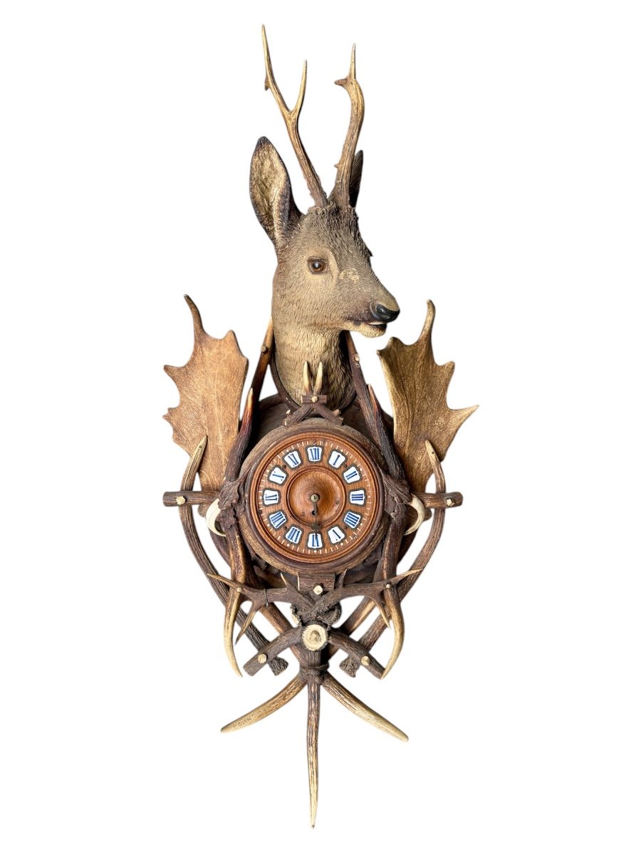 Black Forest Wall Clock In Polychrome Carved Wood And Deer Antlers - Height: 107 