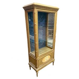 Vitrine De Présentation En Bois Doré, Style Louis XVI. 