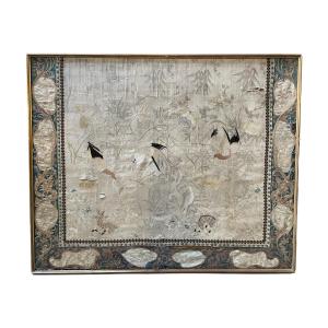 China - Important Finely Embroidered Silk Panel Framed - 19th Century - L. 146 Cm.