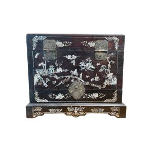 Indochina - Ironwood Liqueur Cellar With Rich Burgoté Mother-of-pearl Decor, Late 19th Century - H. 28.5