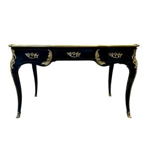 Important Louis XV Style Black Lacquered Wood Flat Desk - Width: 127 Cm. 