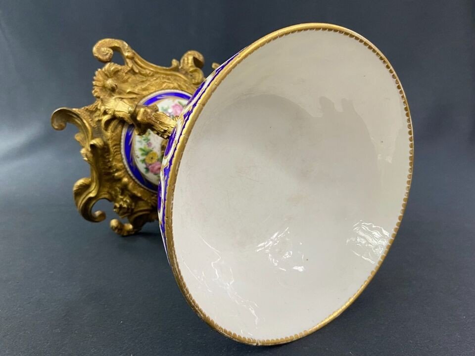 19th Century Porcelain Cup On Gilt Bronze Mount Signed Rocaille Style-photo-6